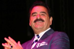 Tatlıses C&uuml;neyt &Ccedil;akır'ı topa tuttu