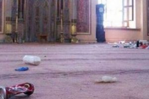'Camiye bira tenekesi sonradan konuldu'