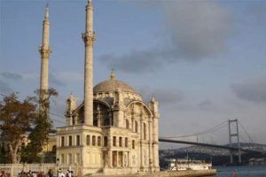 "Camilerin mimarileri sorgulanmalı"