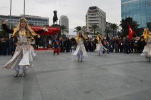 İzmir dansa doyacak