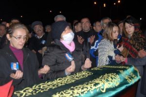 &Ouml;ğretim g&ouml;revlisi kazada hayatını kaybetti