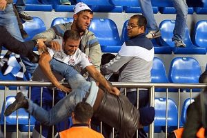 Kasımpaşa trib&uuml;nleri karıştı