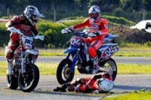 &Ouml;len motorcu i&ccedil;in yarışta yine kaza!