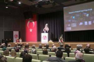 Sosyal medya ger&ccedil;eği masaya yatırıldı