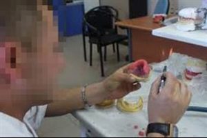 Batman'da ka&ccedil;ak 35 diş laboratuvarına operasyon