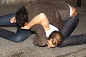 Sinan &Ccedil;etin'in oğlundan muştalı kavga...