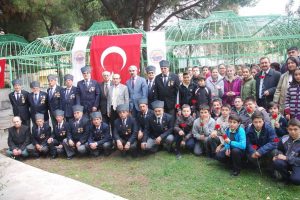 Dr. Ziya Kaya kabri başında anıldı