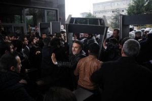 Marmara &Uuml;niversitesi'nde arbede