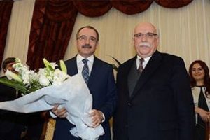 İki Bakan'dan yaylım ateşi...