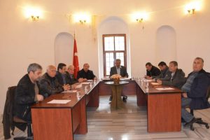 Tiriliye'de gergin meclis