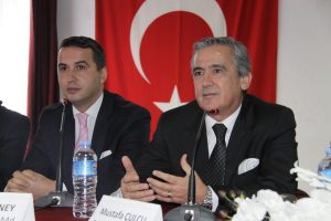 "Futbolu futboldan anlamayanlar y&ouml;netiyor"