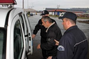 Taksi s&uuml;r&uuml;c&uuml;s&uuml; alkoll&uuml; hasta taşıyınca...
