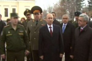 Putin'e protestolu karşılama