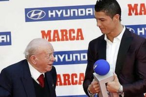 Ronaldo'ya İspanya'dan &ouml;d&uuml;l