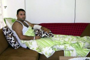 Alacağını almaya gitti hastanelik oldu!