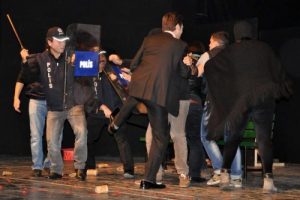 Gezi Parkı olayları polis tiyatrosunda