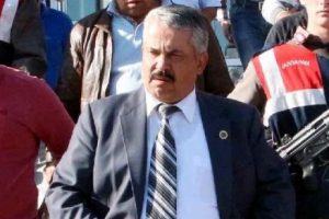 &Ccedil;arptığı &ccedil;iftin &ouml;l&uuml;m&uuml;ne neden olan başkan serbest