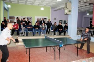 Masa tenisi turnuvası başladı