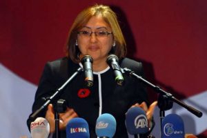"En b&uuml;y&uuml;k makam g&ouml;n&uuml;llere girebilmektir"