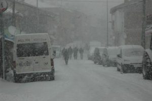 Yoğun kar yağışı tatil getirdi