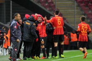 Aslan, turu penaltıda buldu