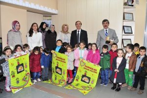 Sevgi Market'e miniklerden bağış