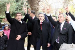 Diyarbakır'da &uuml;lk&uuml;c&uuml; yemini ettiler