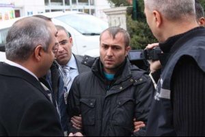 Unutulduğunu d&uuml;ş&uuml;nd&uuml;ğ&uuml; an yakalandı