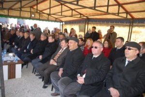 Dedeleri adına okul yaptırdılar