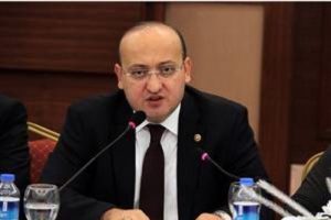 'Başbakan'ın &ouml;n&uuml;n&uuml; kesmeye &ccedil;alışıyorlar!