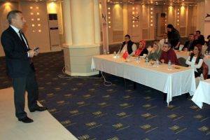 Belediye personeline 'protokol' kuralları anlatıldı