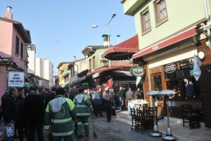 B&ouml;ylesi g&ouml;r&uuml;lmedi! Bursa'da k&ouml;fteci mangaldan zehirlendi