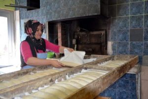Eşi hastalanınca fırıncı oldu