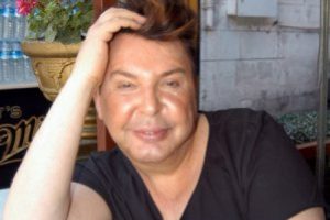 Eski eşini klibinde oynatmak istiyor!
