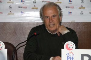 Mustafa Denizli galibiyetle başladı
