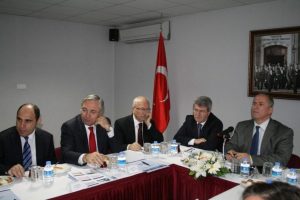 Kartal: &Ouml;ğretmen ve &ouml;ğrence arasında mesafe olmamalı