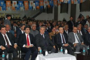 Arın&ccedil; Parti il toplantısında konuştu