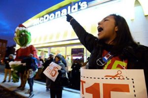 Fast food iş&ccedil;ilerinden protesto