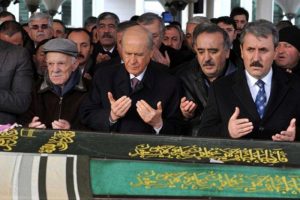 Erdoğan ağladı, Bah&ccedil;eli uğurladı