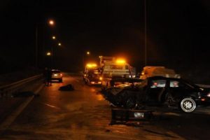 İzmir'de alkol kazası:1 &ouml;l&uuml;, 3 yaralı