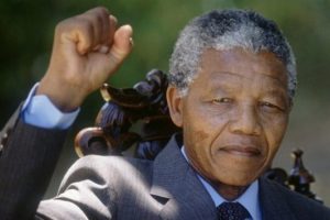 Mandela'nın &ouml;l&uuml;m&uuml; d&uuml;nyayı yasa boğdu