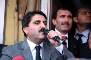 AK Parti'den istifa etti Saadet Partisi'nden aday oldu