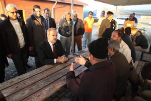 Altepe'den barınma evinde kalanlara moral ziyareti