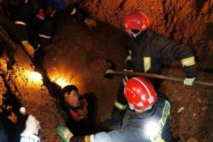 İş&ccedil;i g&ouml;&ccedil;&uuml;ğ&uuml;n i&ccedil;inden kurtarıldı
