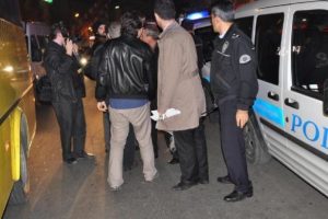 Boşbakan afişi asan TGB'liler serbest