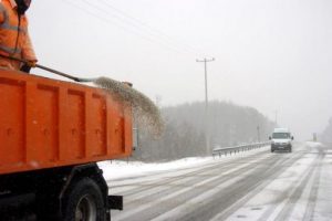Bolu'da kar ulaşımı etkiledi