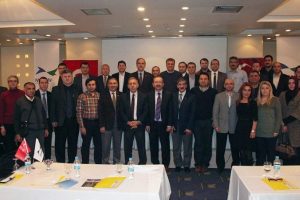 Deneyimli gazeteciler basın danışmanlarıyla buluştu