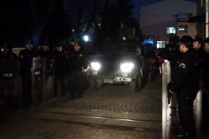 Para i&ccedil;in arkadaşlarını &ouml;ld&uuml;rd&uuml;ler