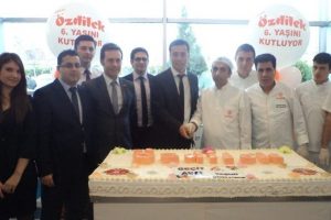 Dev pastayla 6'ncı yaş kutlaması