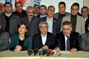 Anayasa &ccedil;alışmalarının durdurulmasına tepki